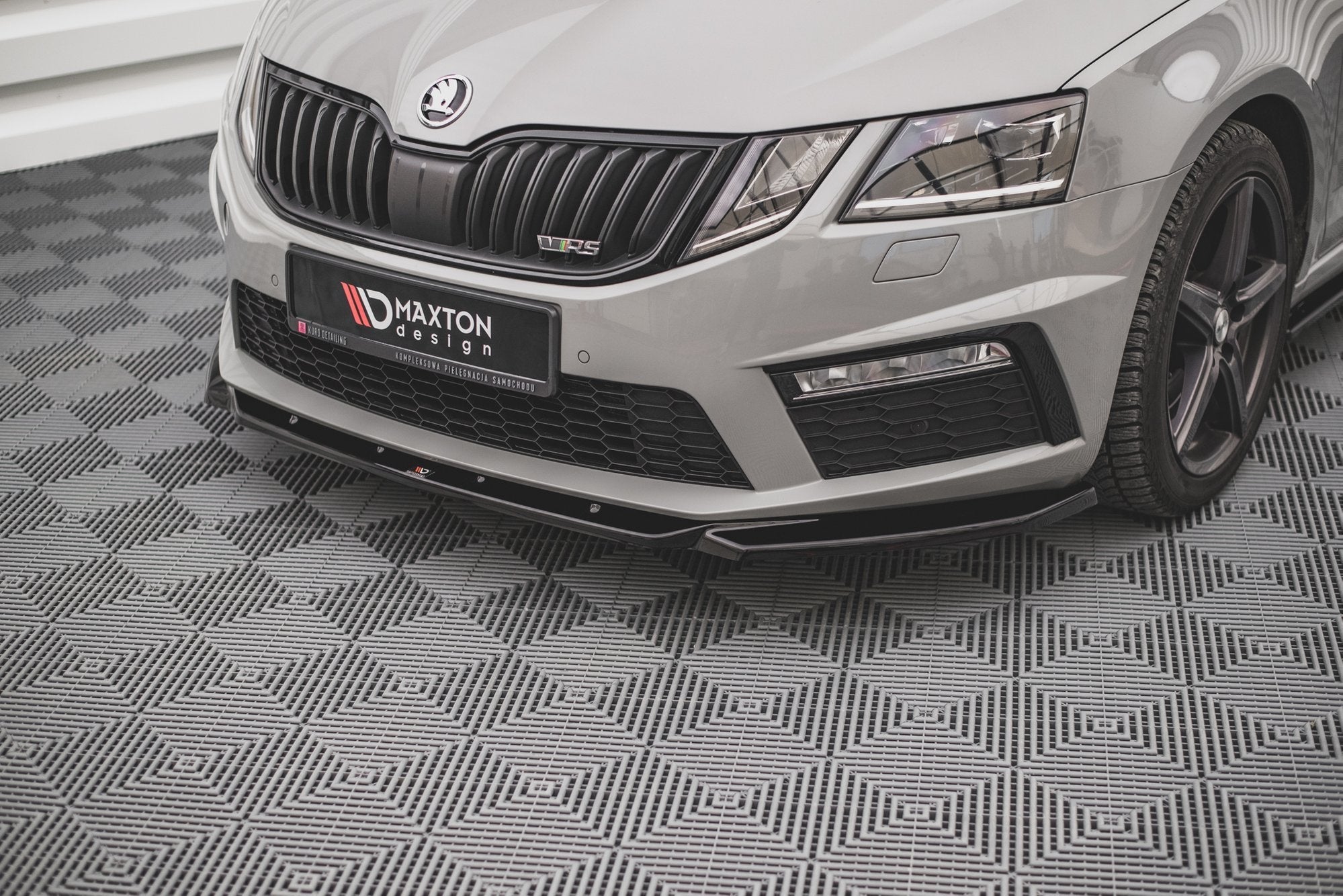 Lip delantero V.3 Skoda Octavia RS Mk3 Facelift