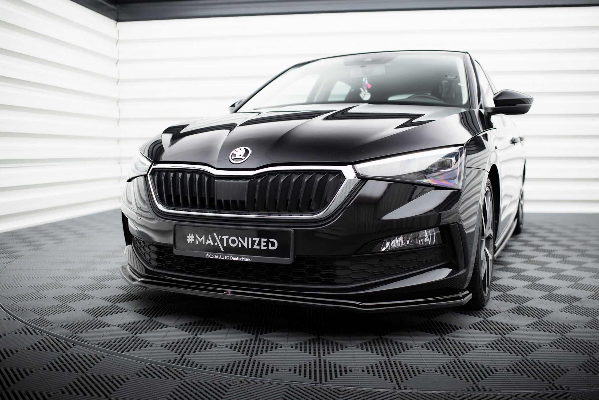Lip delantero V.3 Skoda Scala Mk1