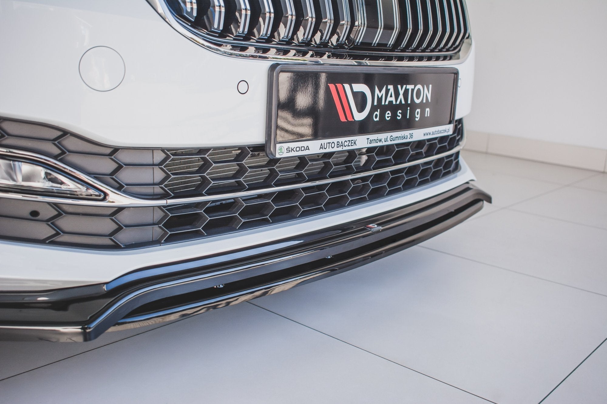 Lip delantero V.3 Skoda Superb Liftback / Familiar Mk3 Facelift