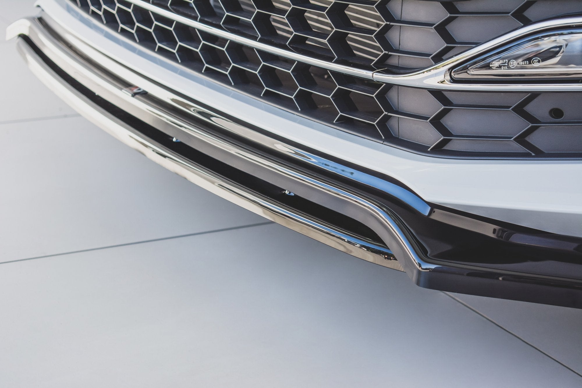 Lip delantero V.3 Skoda Superb Liftback / Familiar Mk3 Facelift
