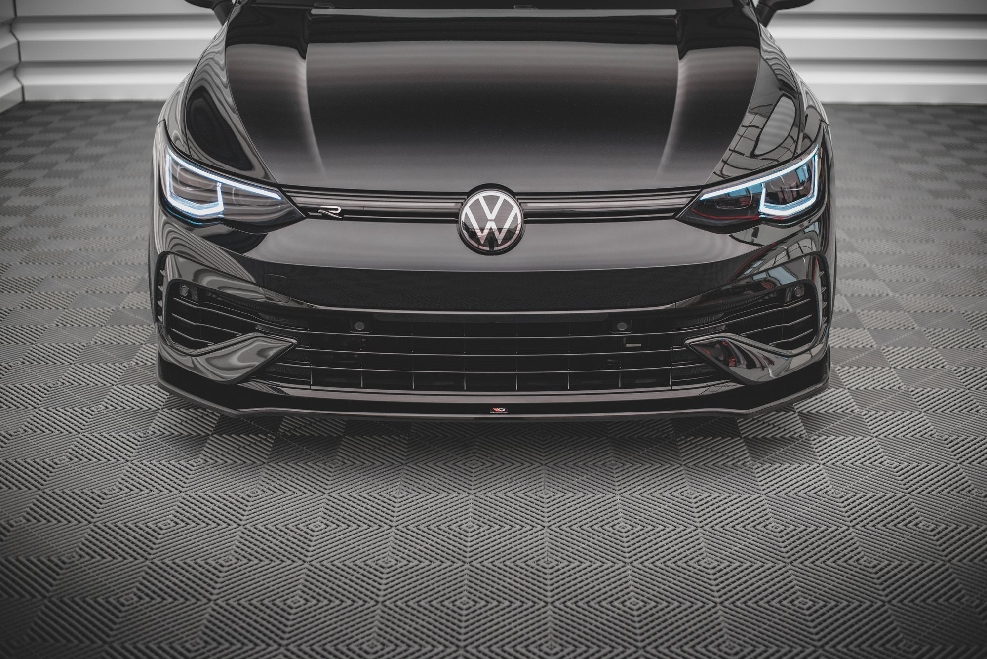 Lip delantero V.3 Volkswagen Golf R Hatchback / Variant Mk8