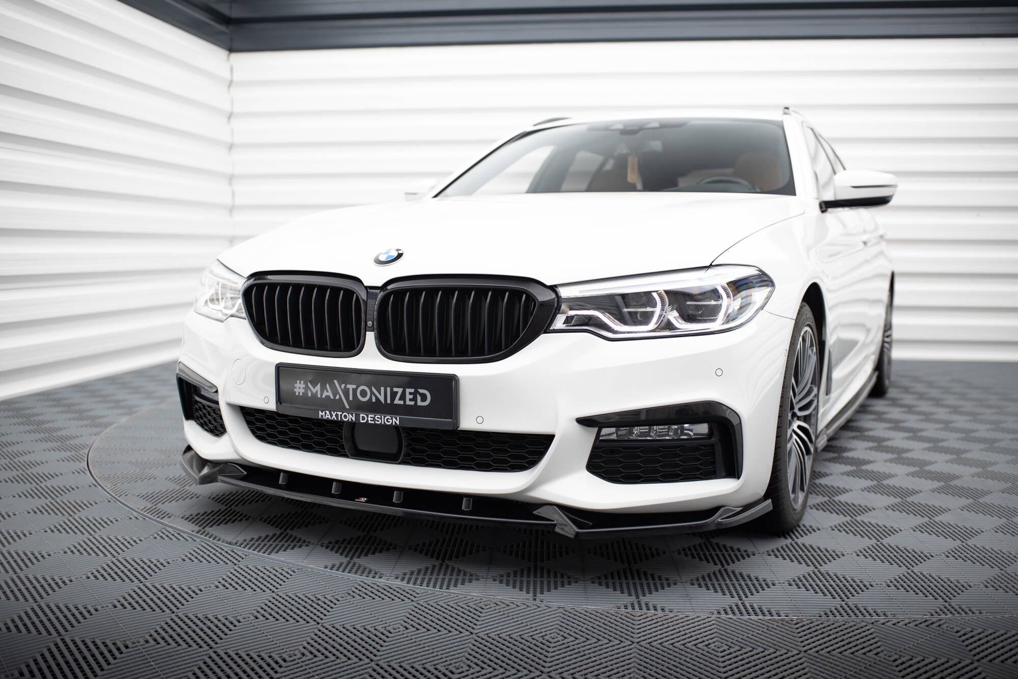 Lip delantero V.4 BMW Serie 5 M-Pack / M550d / M550i G30 / G31 M-Pack