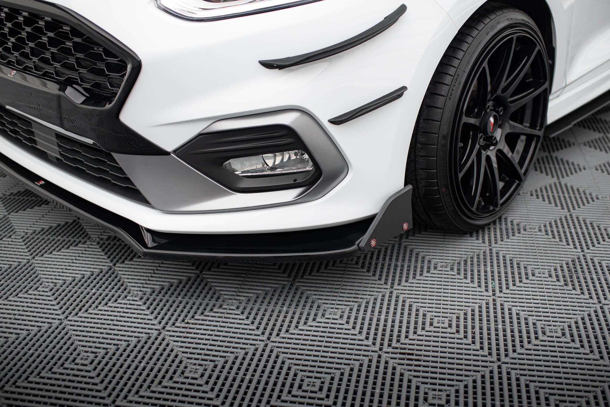 Lip delantero V.4 + flaps Ford Fiesta ST / ST-Line Mk8