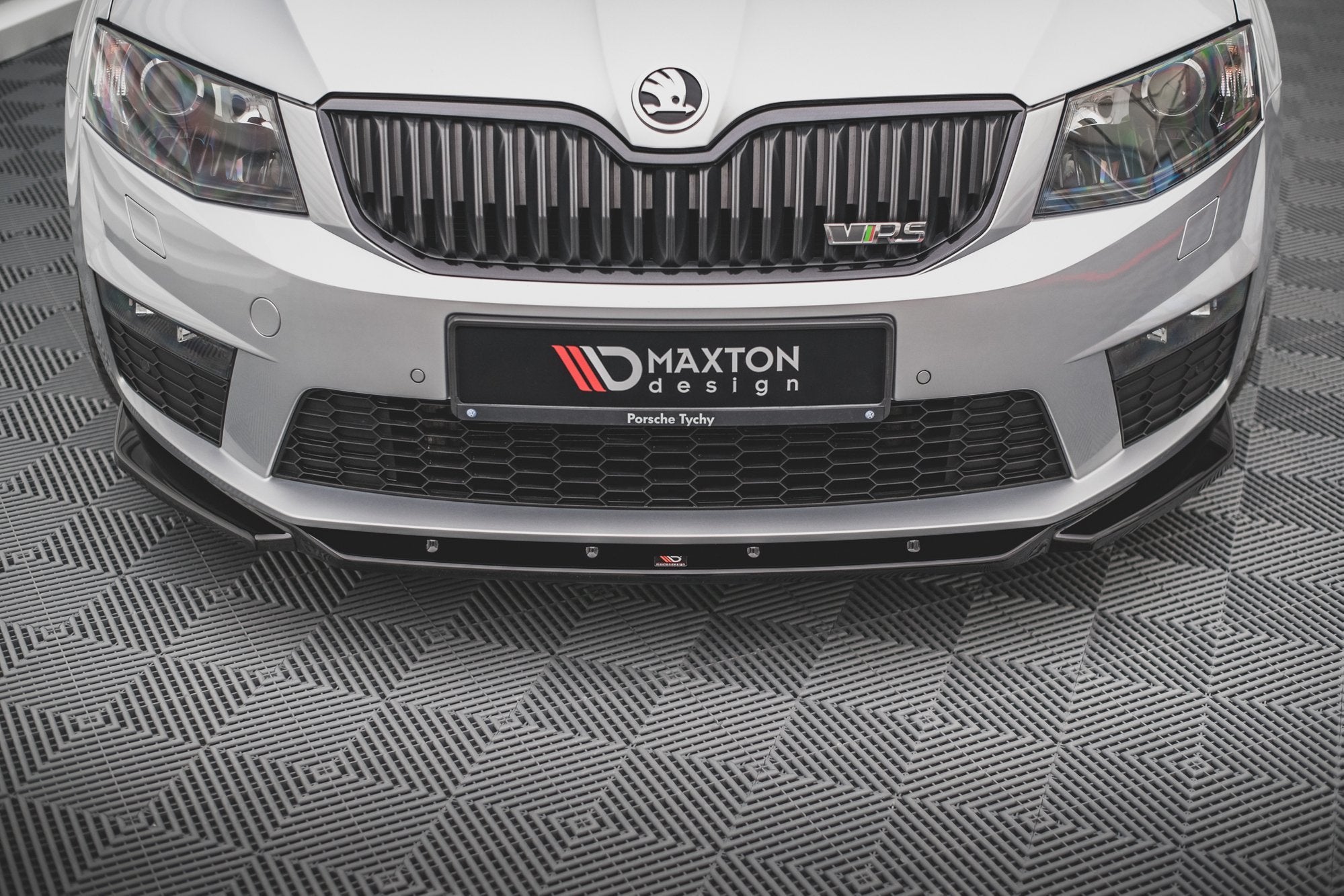 Lip delantero V.4 Skoda Octavia RS Mk3