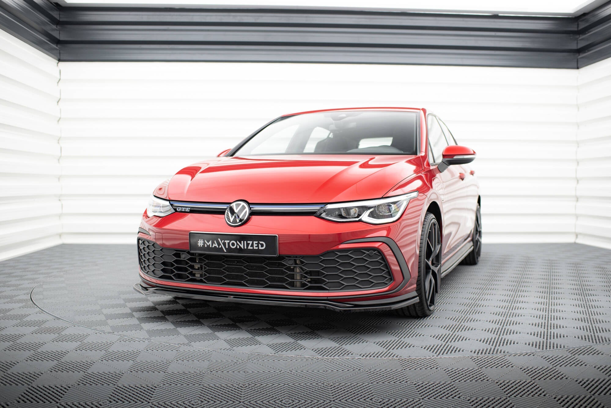 Lip delantero V.4 Volkswagen Golf GTI / GTE / GTD / R-Line Mk8