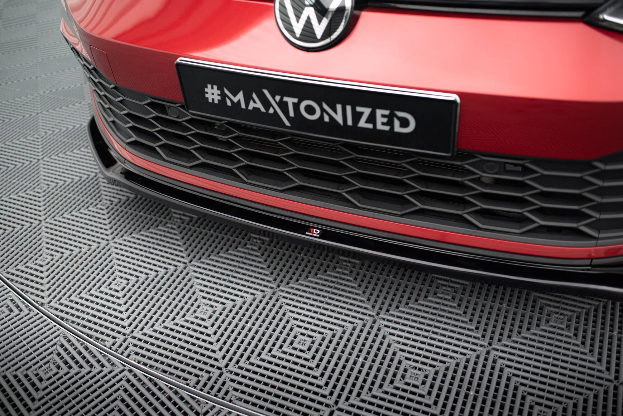 Lip delantero V.4 Volkswagen Golf GTI / GTE / GTD / R-Line Mk8