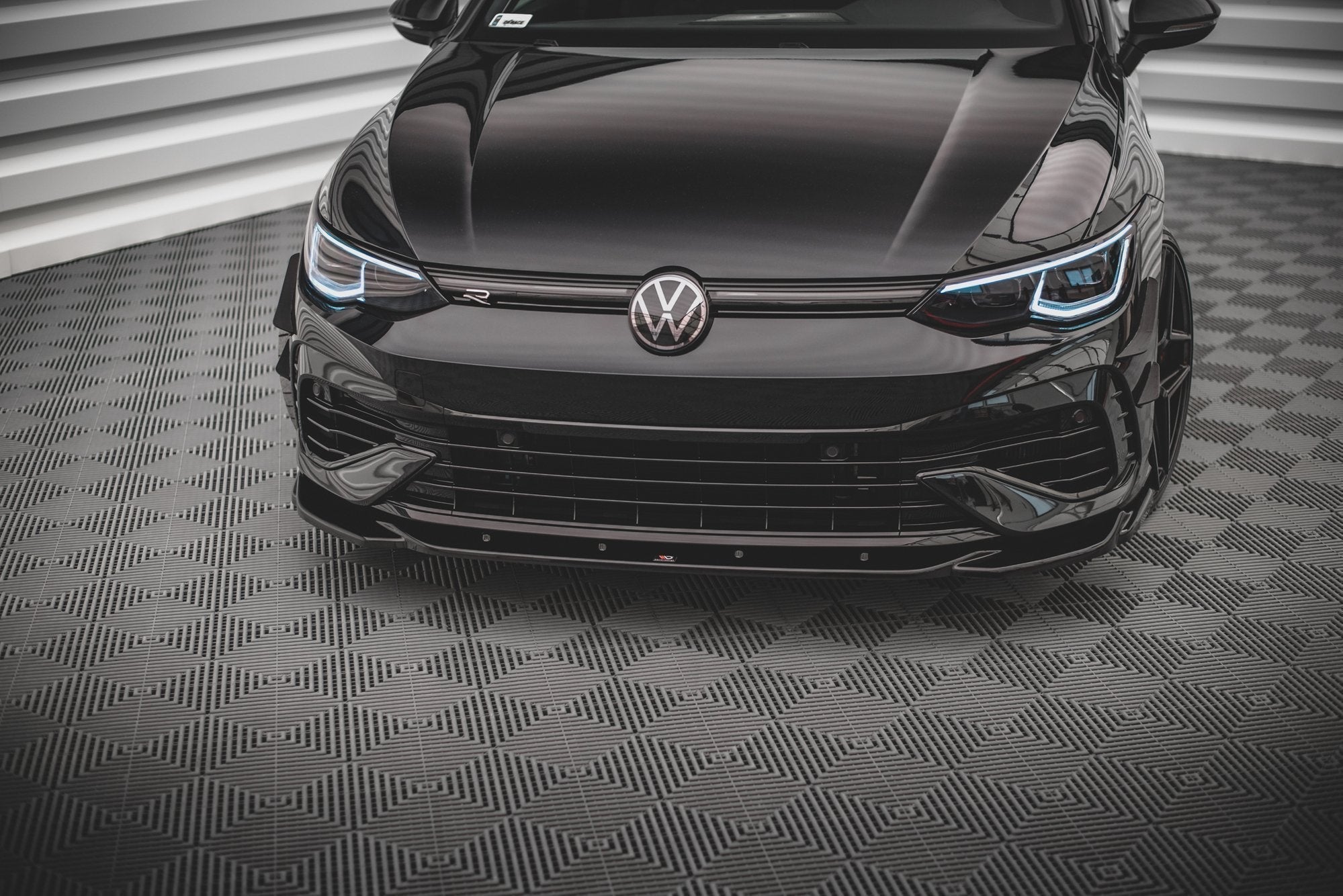 Lip delantero V.4 Volkswagen Golf R Hatchback / Variant Mk8