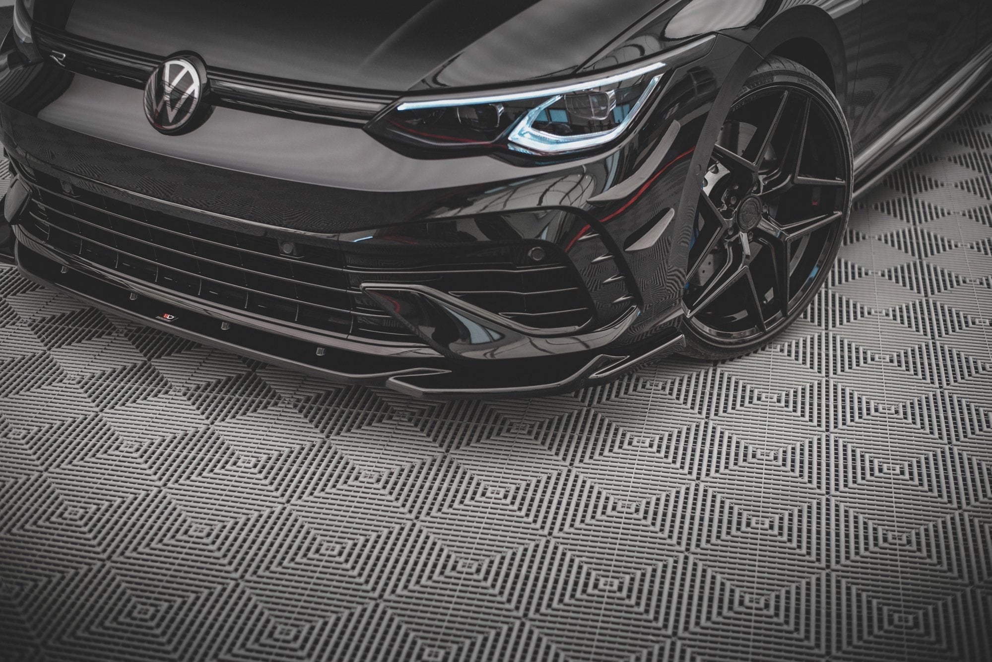 Lip delantero V.4 Volkswagen Golf R Hatchback / Variant Mk8