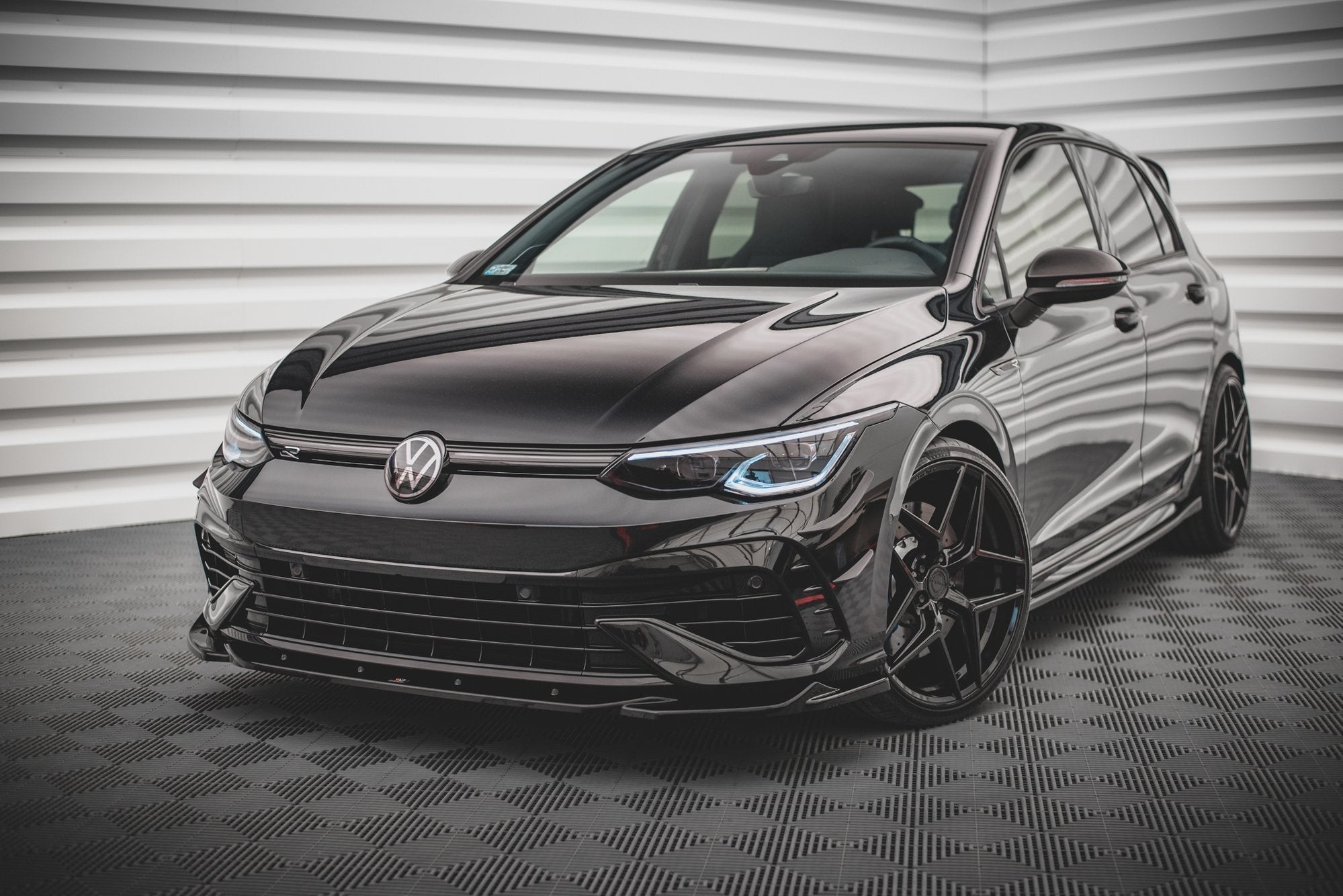 Lip delantero V.4 Volkswagen Golf R Hatchback / Variant Mk8