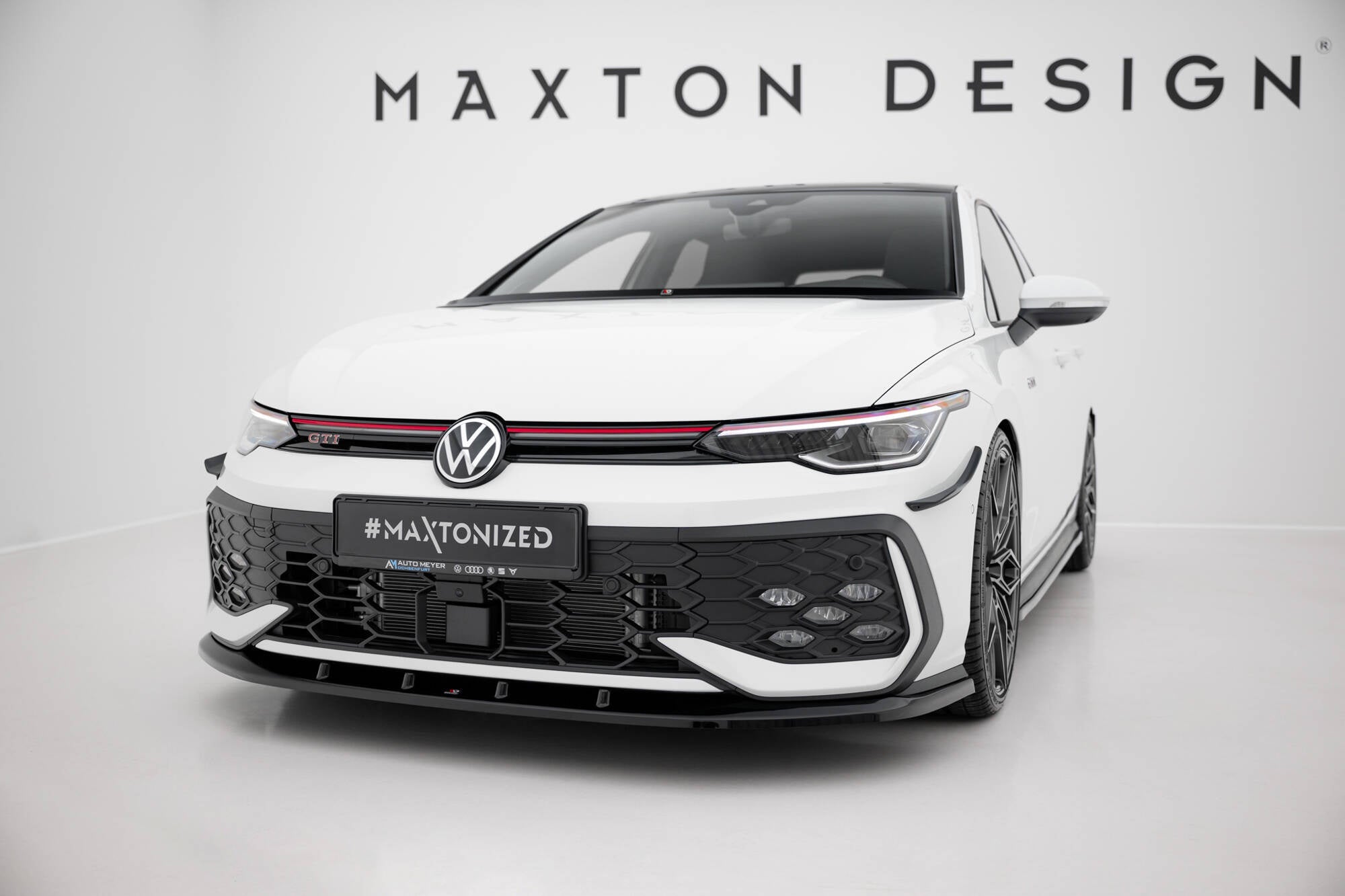 Lip delantero V.5 Volkswagen Golf GTI / GTE / R-Line Mk8 Facelift