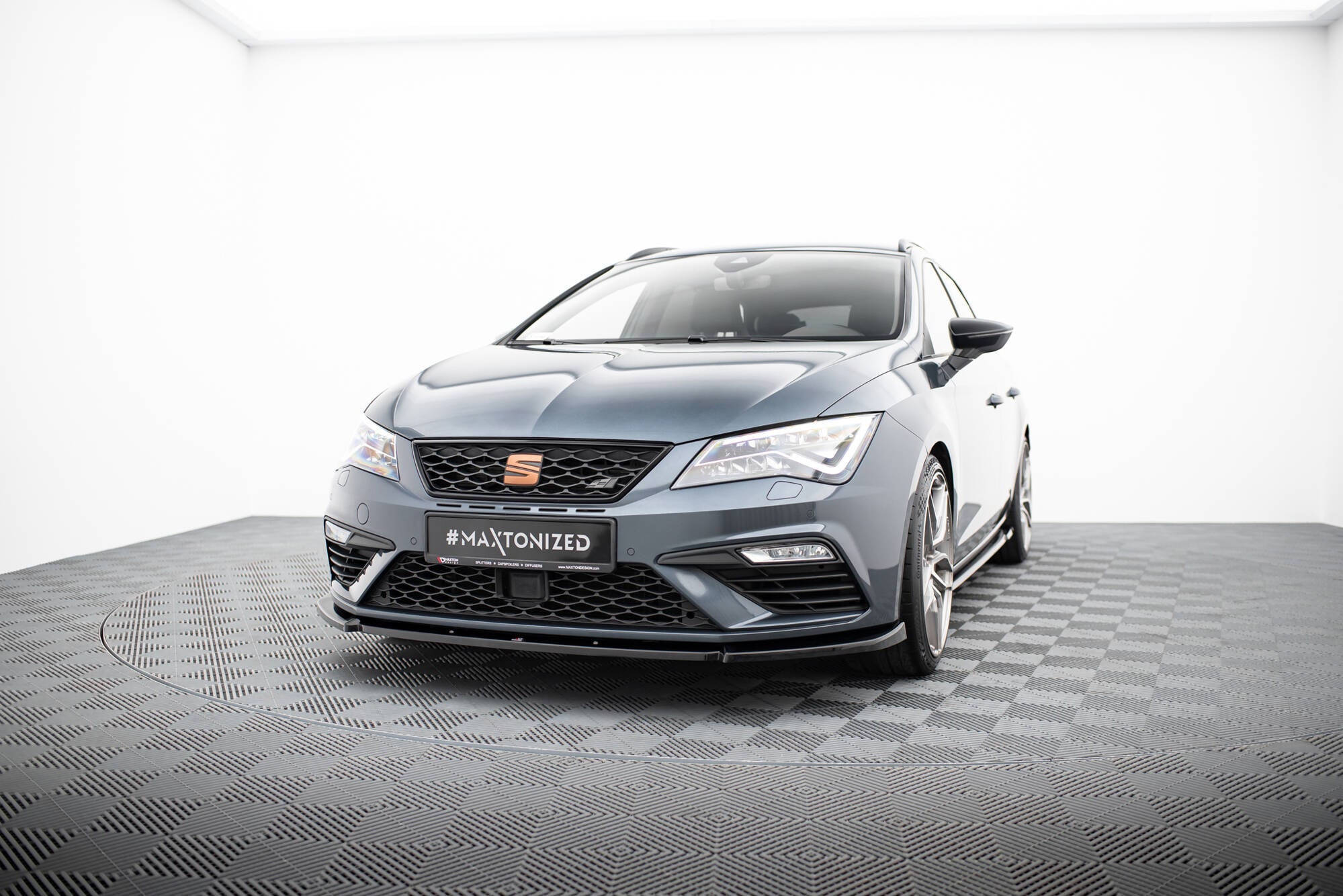 Lip delantero V.6 Seat León Cupra / FR Mk3 FL