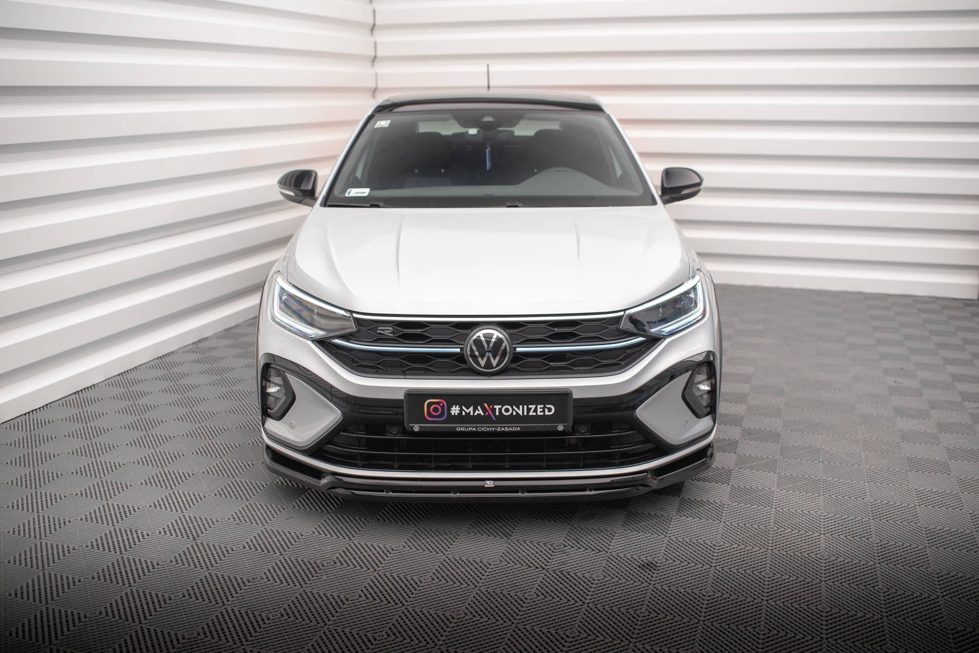 Lip delantero Volkswagen Taigo R-Line Mk1