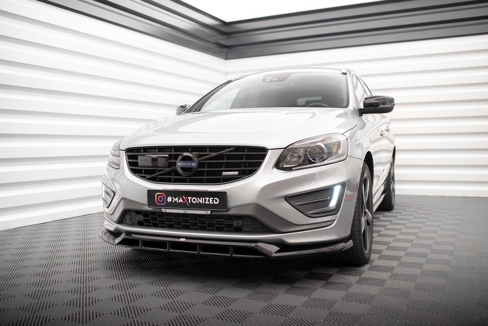 Lip delantero Volvo XC60 R-Design Mk1 Facelift