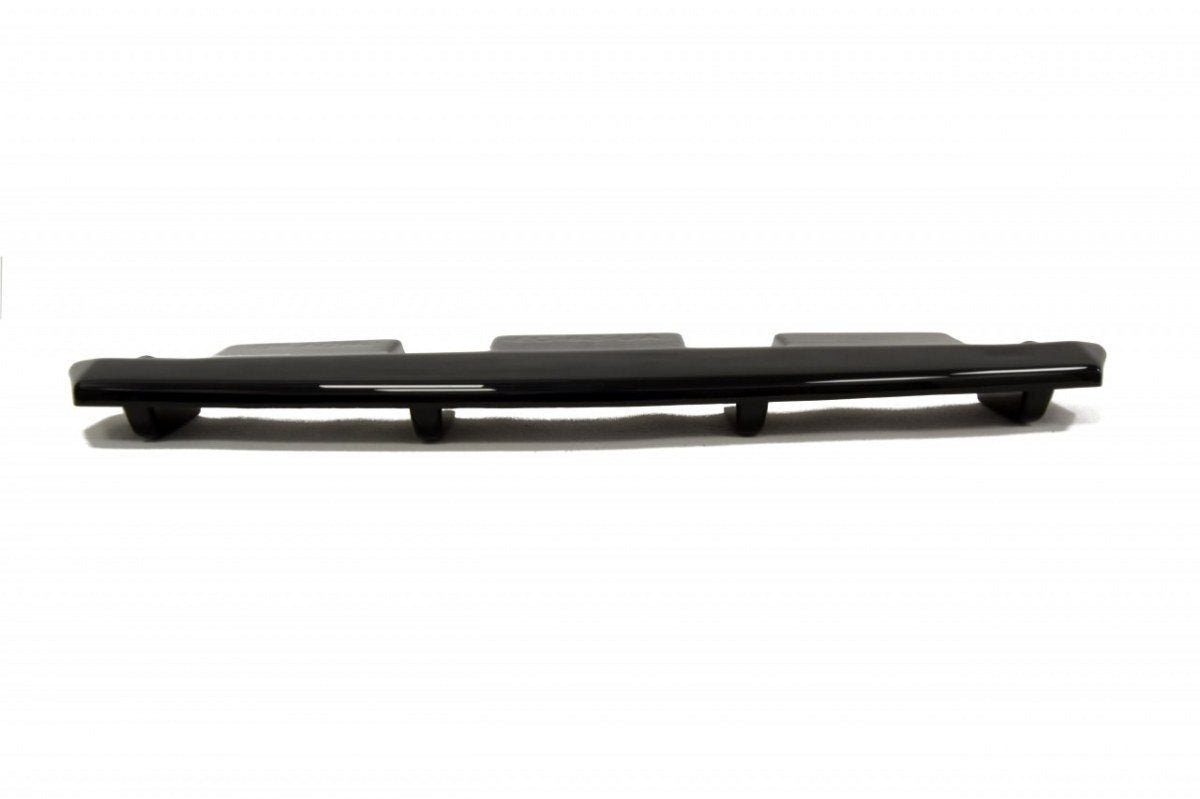 Splitter trasero Audi A8 W12 D3 (con barras verticales)