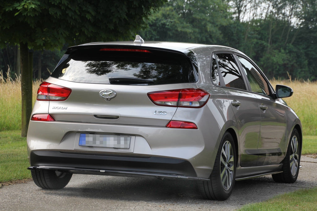 Splitter trasero Hyundai I30 Mk3 Hatchback (sin barras verticales)