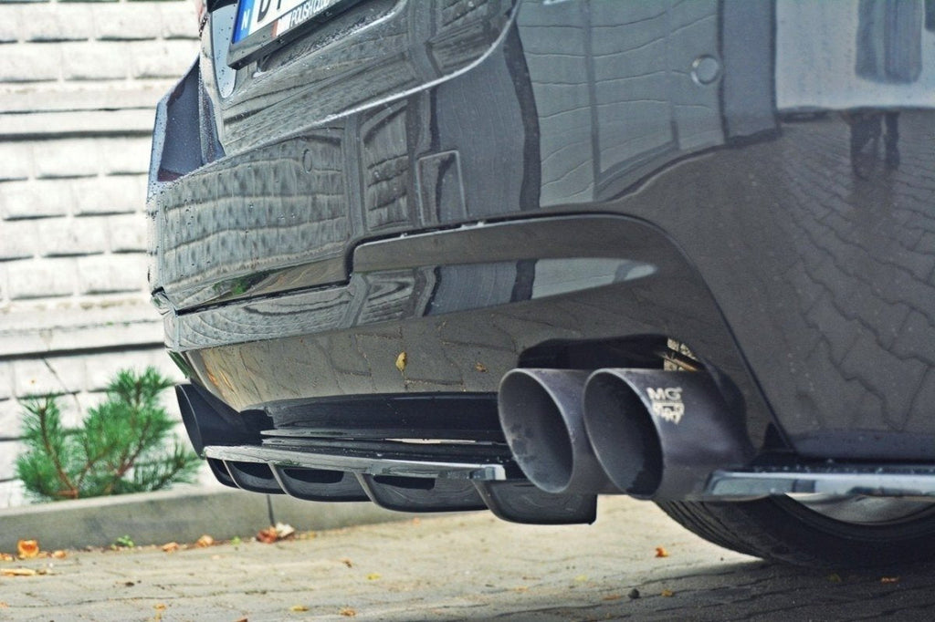 Splitter trasero BMW Serie 5 M-Pack Berlina / Touring F10 / F11 (compatible con dos salidas dobles de escape)