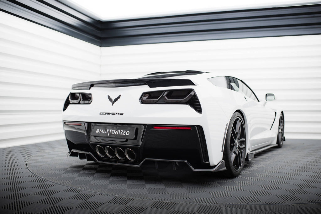 Splitter trasero Chevrolet Corvette C7 (con barras verticales)