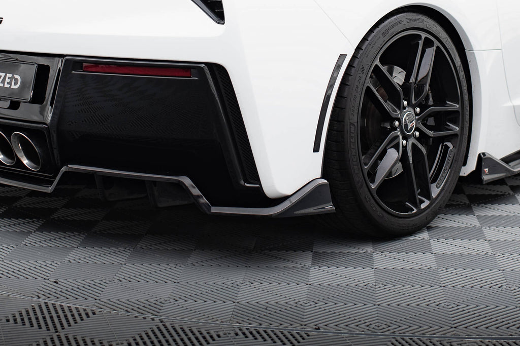 Splitter trasero Chevrolet Corvette C7 (con barras verticales)