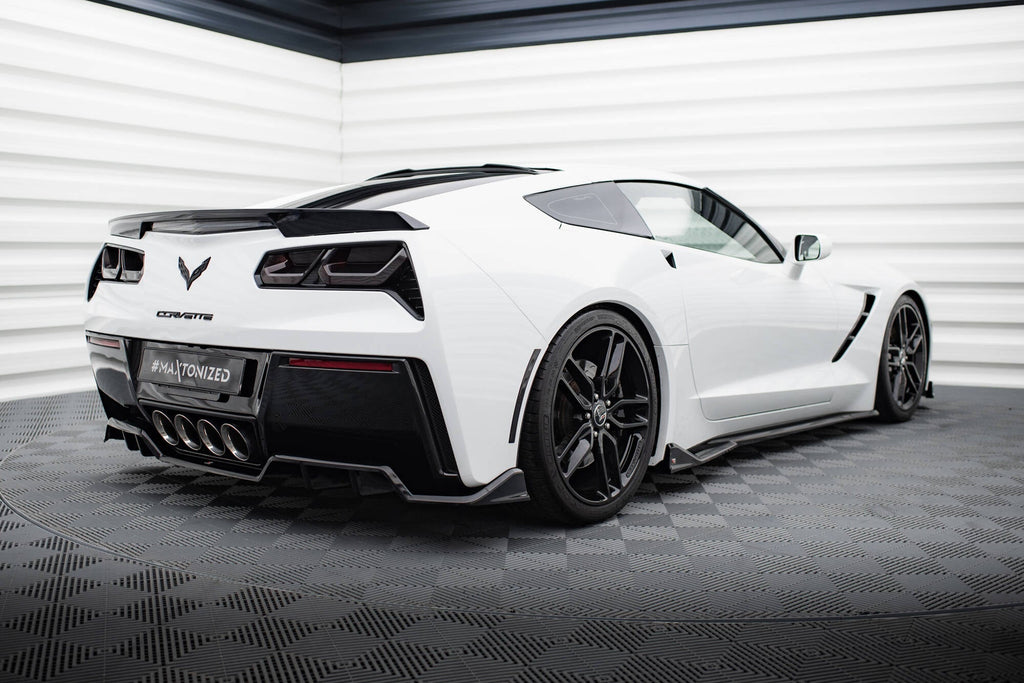 Splitter trasero Chevrolet Corvette C7 (con barras verticales)