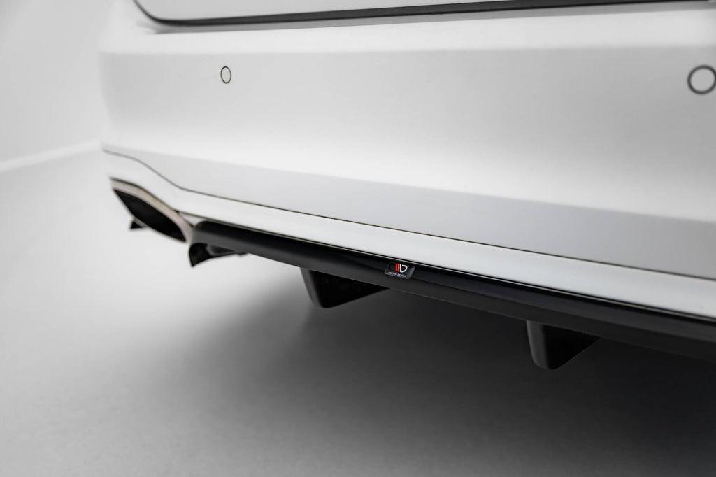 Splitter trasero Ford Focus Vignale Estate Mk4 (con barras verticales)