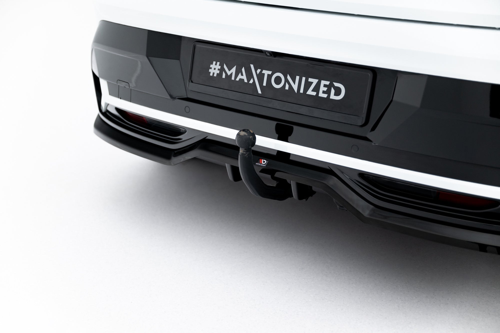Splitter trasero Renault Megane E-Tech Electric Mk1 (con barras verticales)