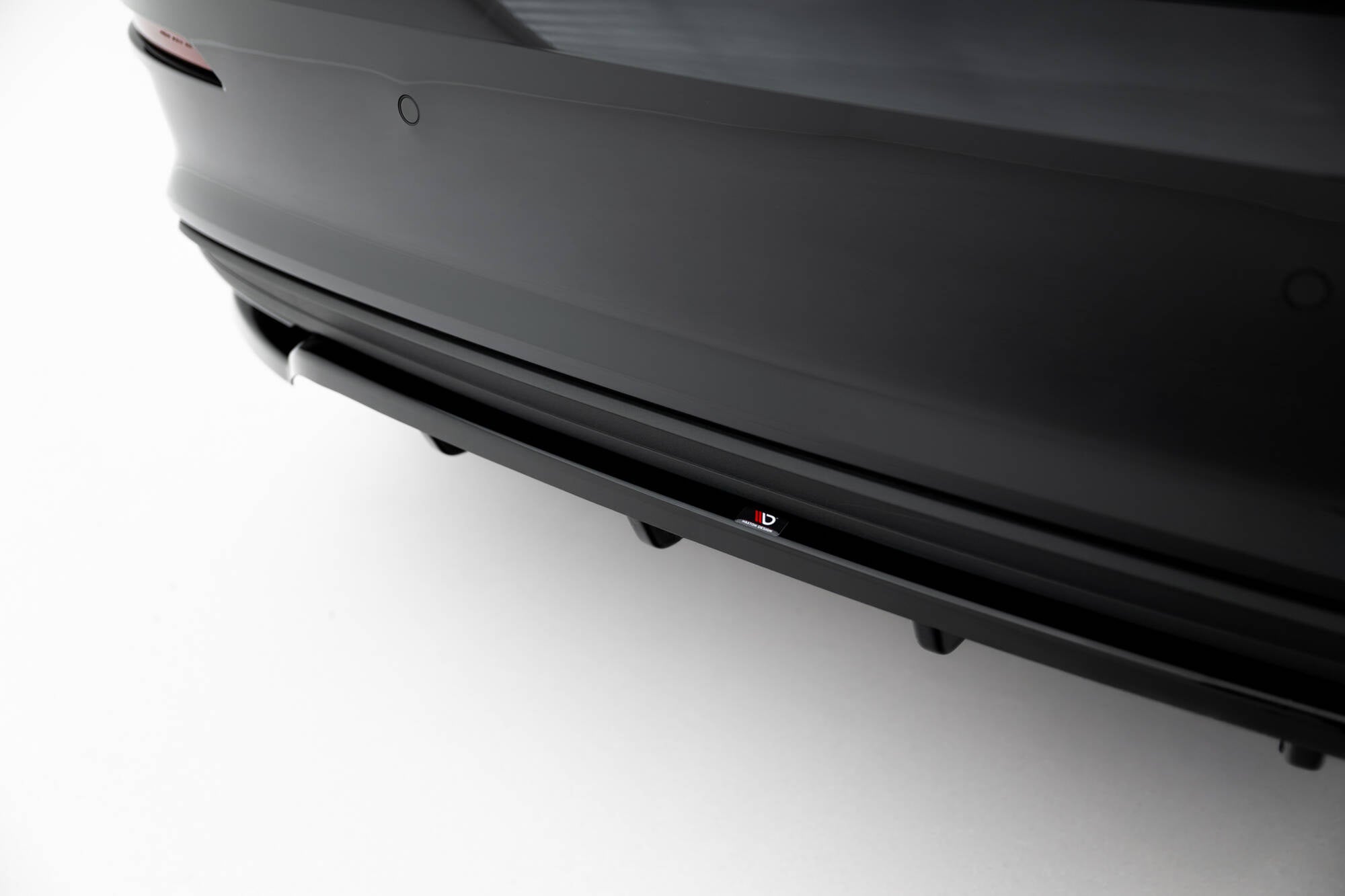 Splitter trasero Audi A3 Sedán 8Y (con barras verticales)