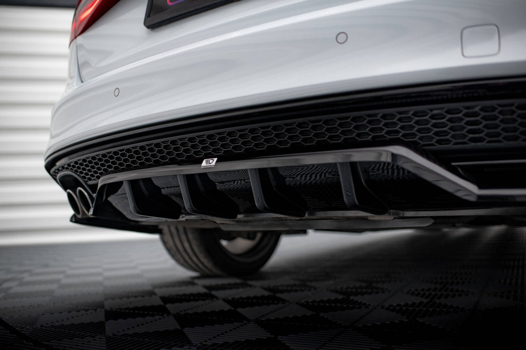 Splitter trasero Audi A4 Competition B8 Facelift (con barras verticales)