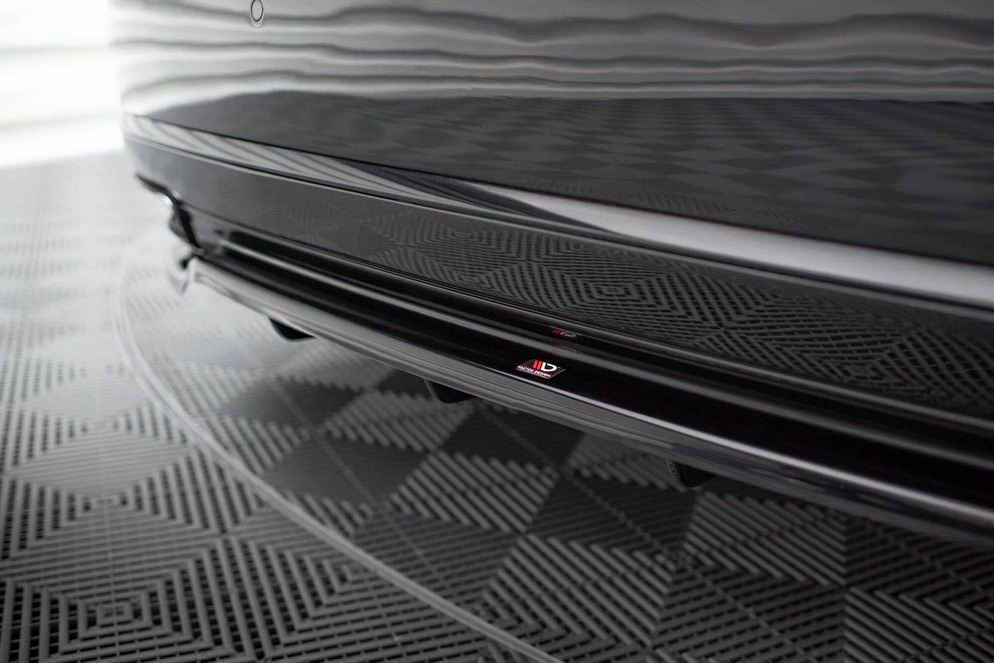 Splitter trasero Audi A8 D4 Facelift (con barras verticales)