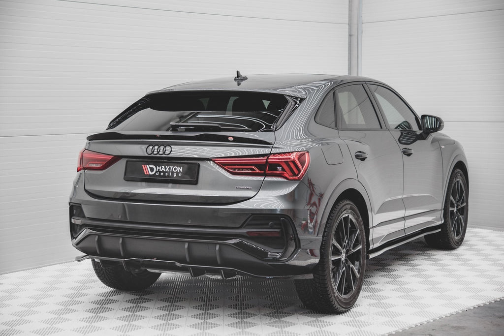 Splitter trasero Audi Q3 Sportback S-Line F3 (con barras verticales)