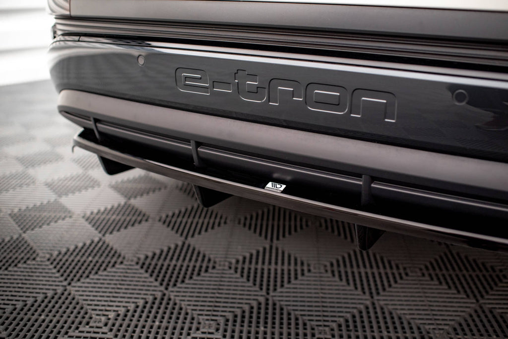 Splitter trasero Audi Q4 E-Tron Sportback S-Line Mk1 (con barras verticales)