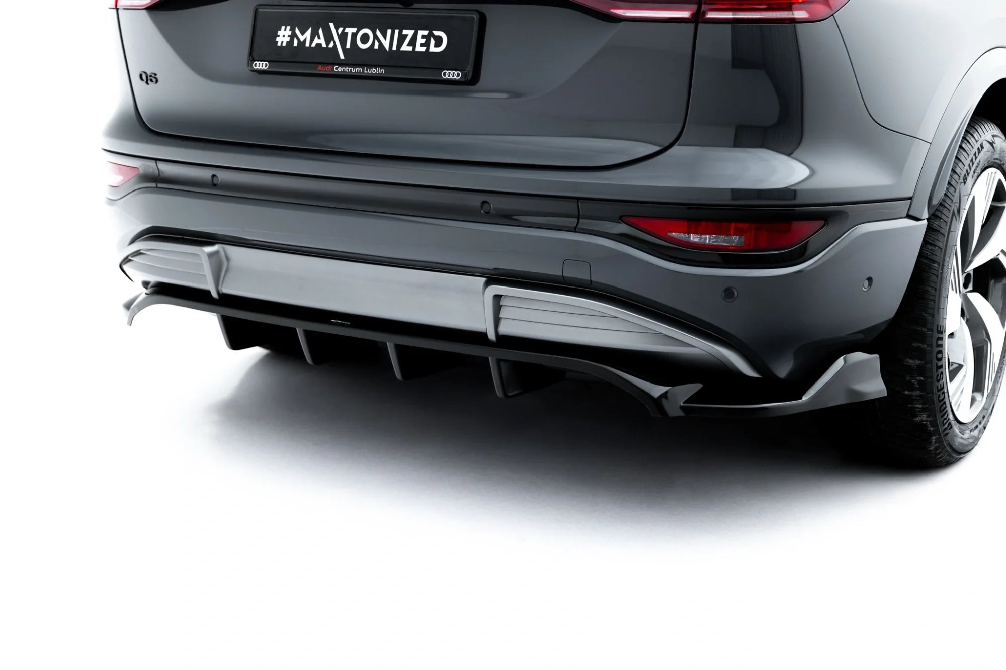 Splitter trasero Audi Q6 E-Tron S-Line SQ6 E-Tron SUV Sportback Mk1 (con barras verticales)