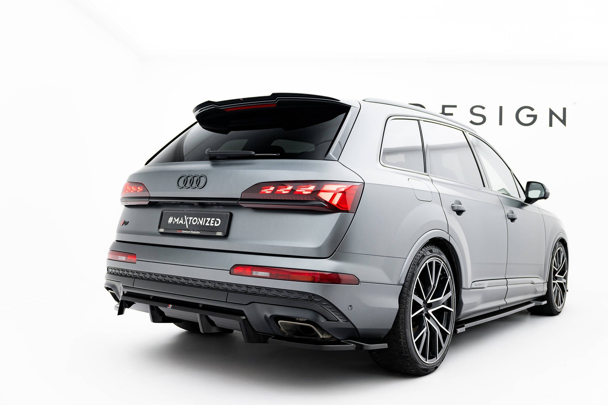 Splitter trasero Audi Q7 S-Line Mk2 Facelift 2 (con barras verticales)