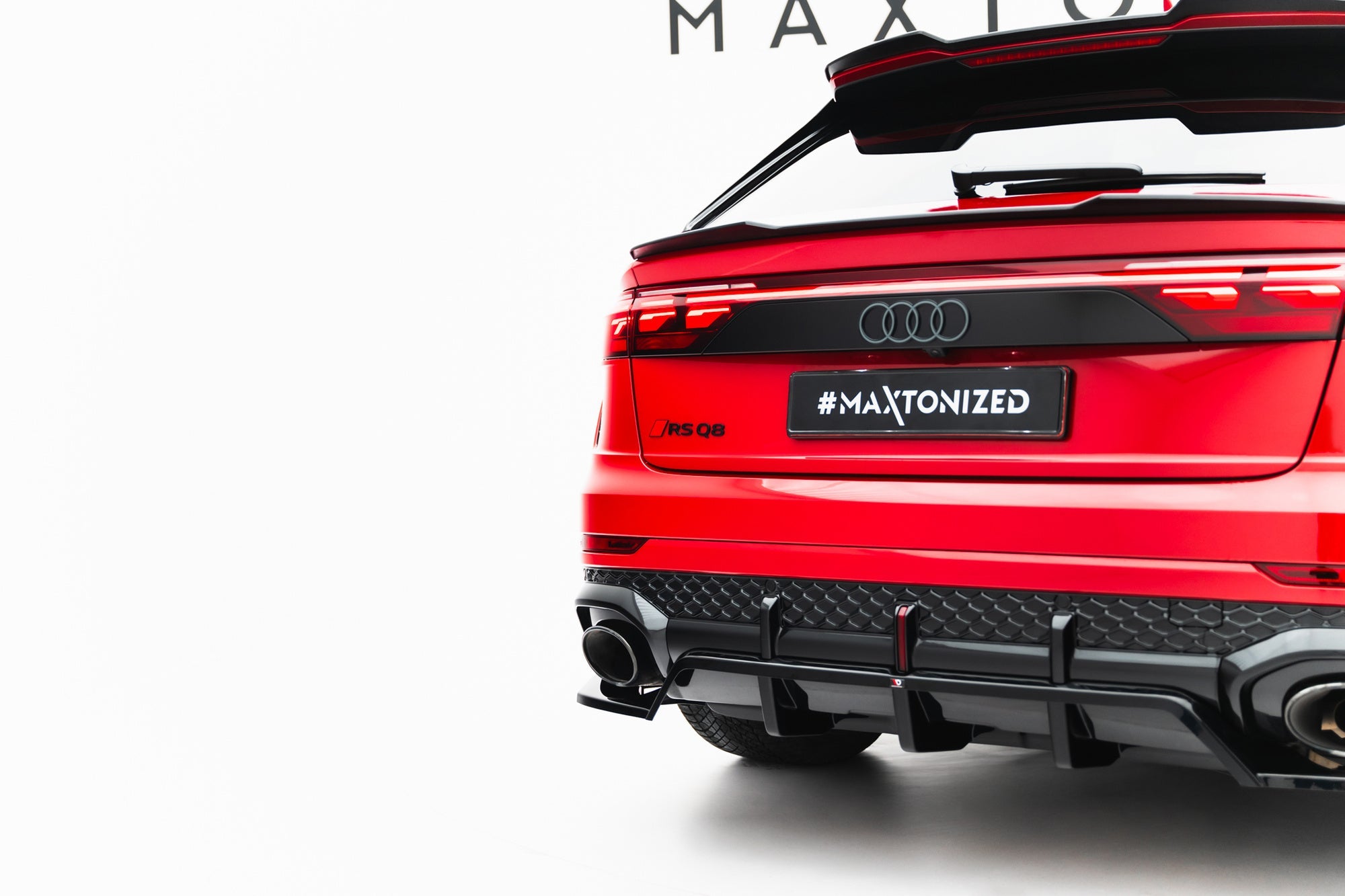 Splitter trasero Audi RSQ8 Mk1 Facelift (con barras verticales)