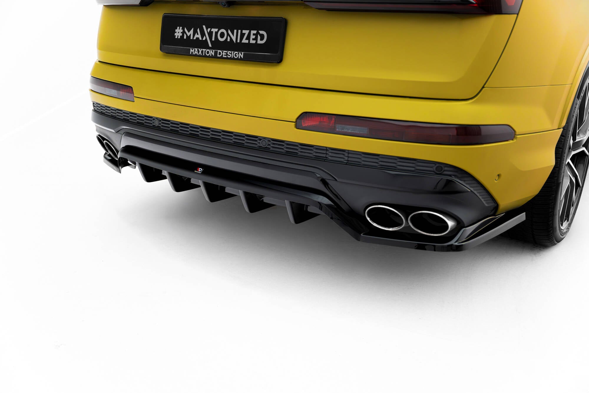 Splitter trasero Audi SQ7 Mk2 (4M) Facelift con barras verticales