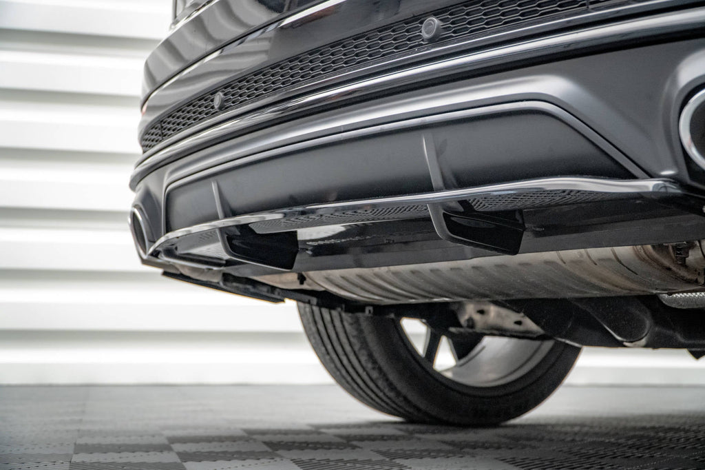 Splitter trasero Audi SQ8 Mk1 (con barras verticales)