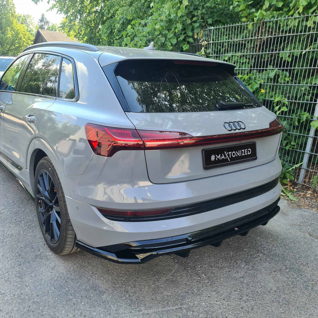 Splitter trasero Audi E-Tron S-Line (con barras verticales)