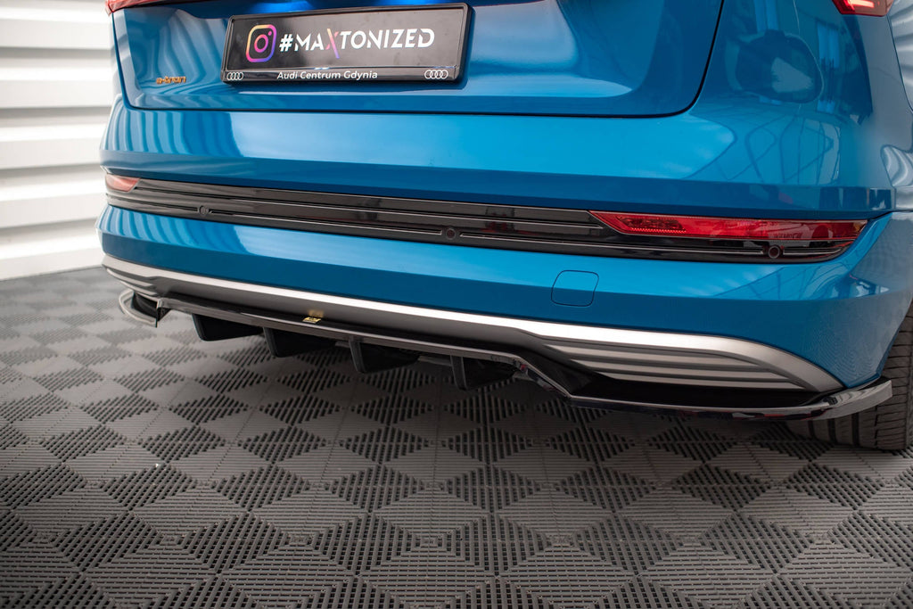 Splitter trasero Audi E-Tron (con barras verticales)