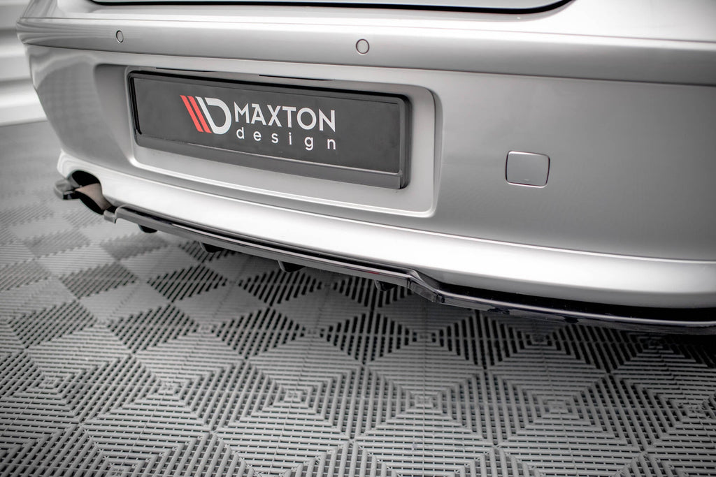BMW 1 E81 Facelift Rear Splitter (with vertical bars)