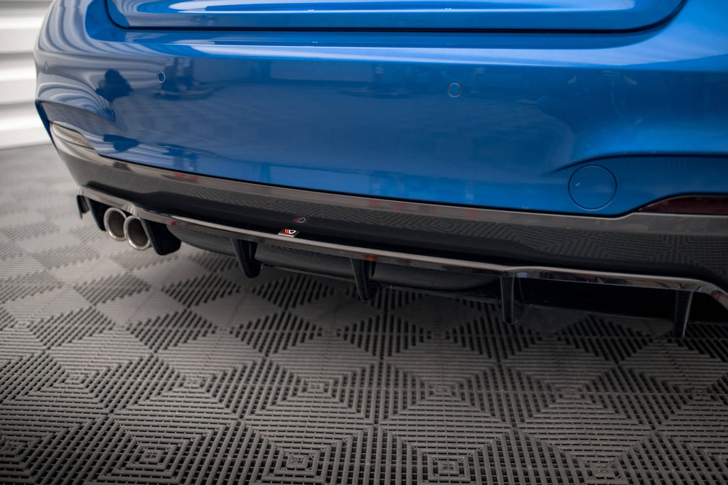 Splitter trasero BMW Serie 2 M-Pack F22 (con barras verticales)