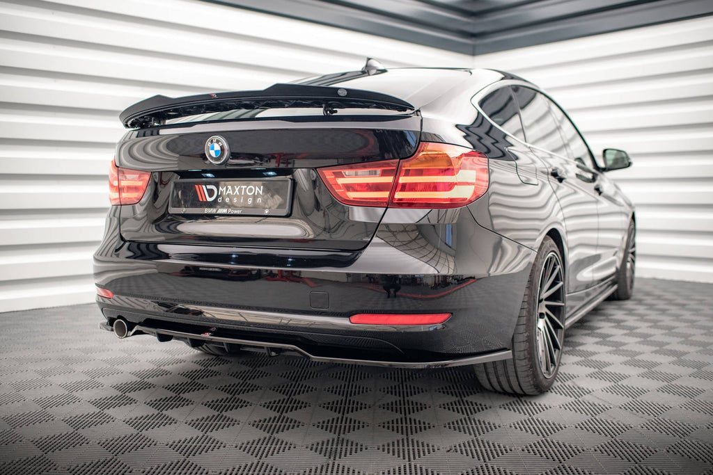 Splitter trasero BMW Serie 3 GT F34 (con barras verticales)