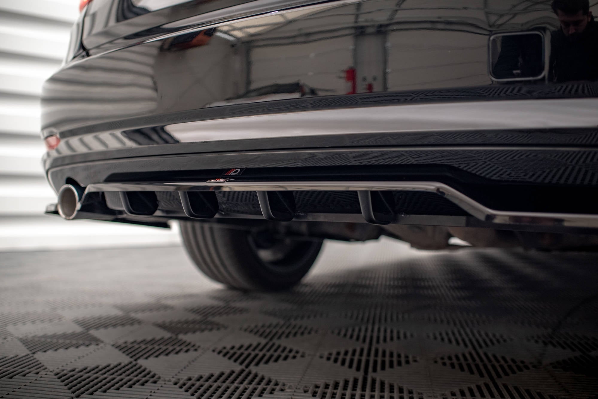 Splitter trasero BMW Serie 3 GT F34 (con barras verticales)