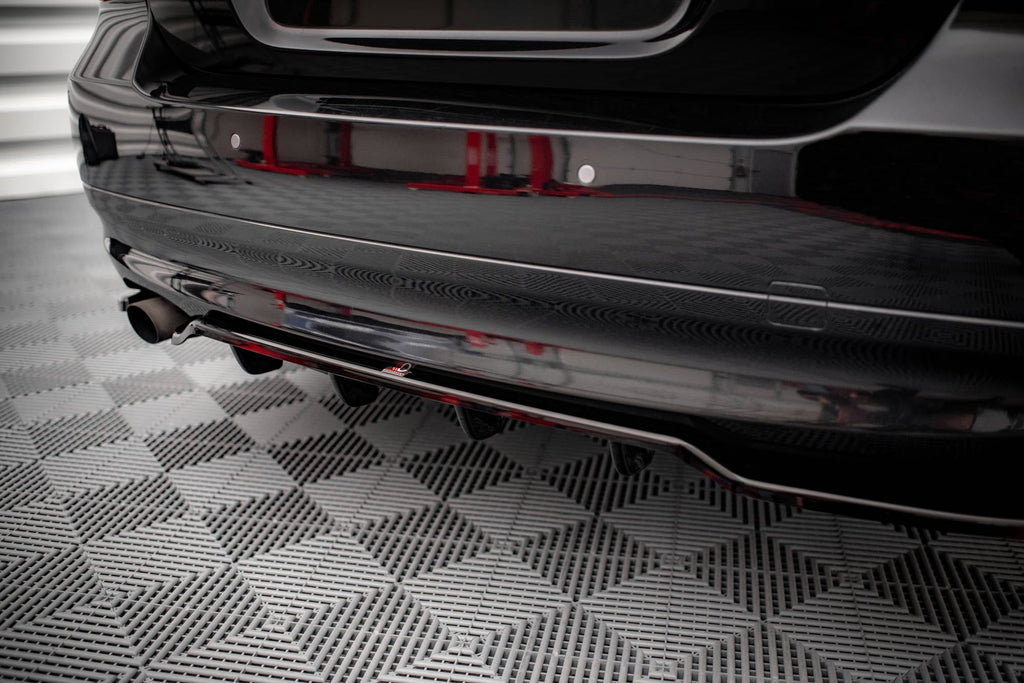 Splitter trasero BMW Serie 3 Berlina E90 (con barras verticales)
