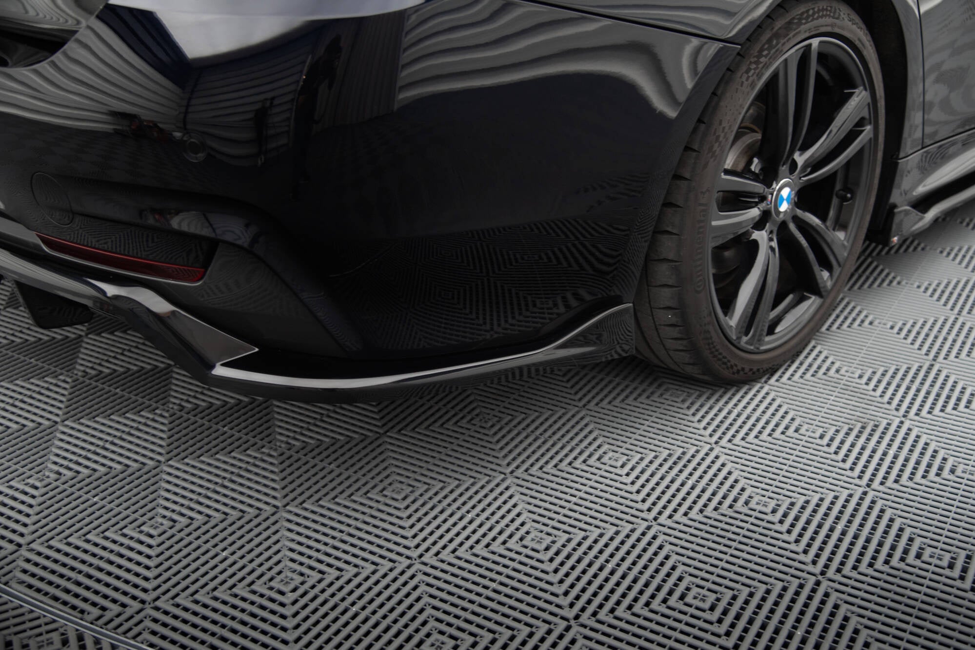 Splitter trasero BMW Serie 4 Coupé / Gran Coupé / Cabrio M-Pack F32 F36 F33 (con barras verticales)