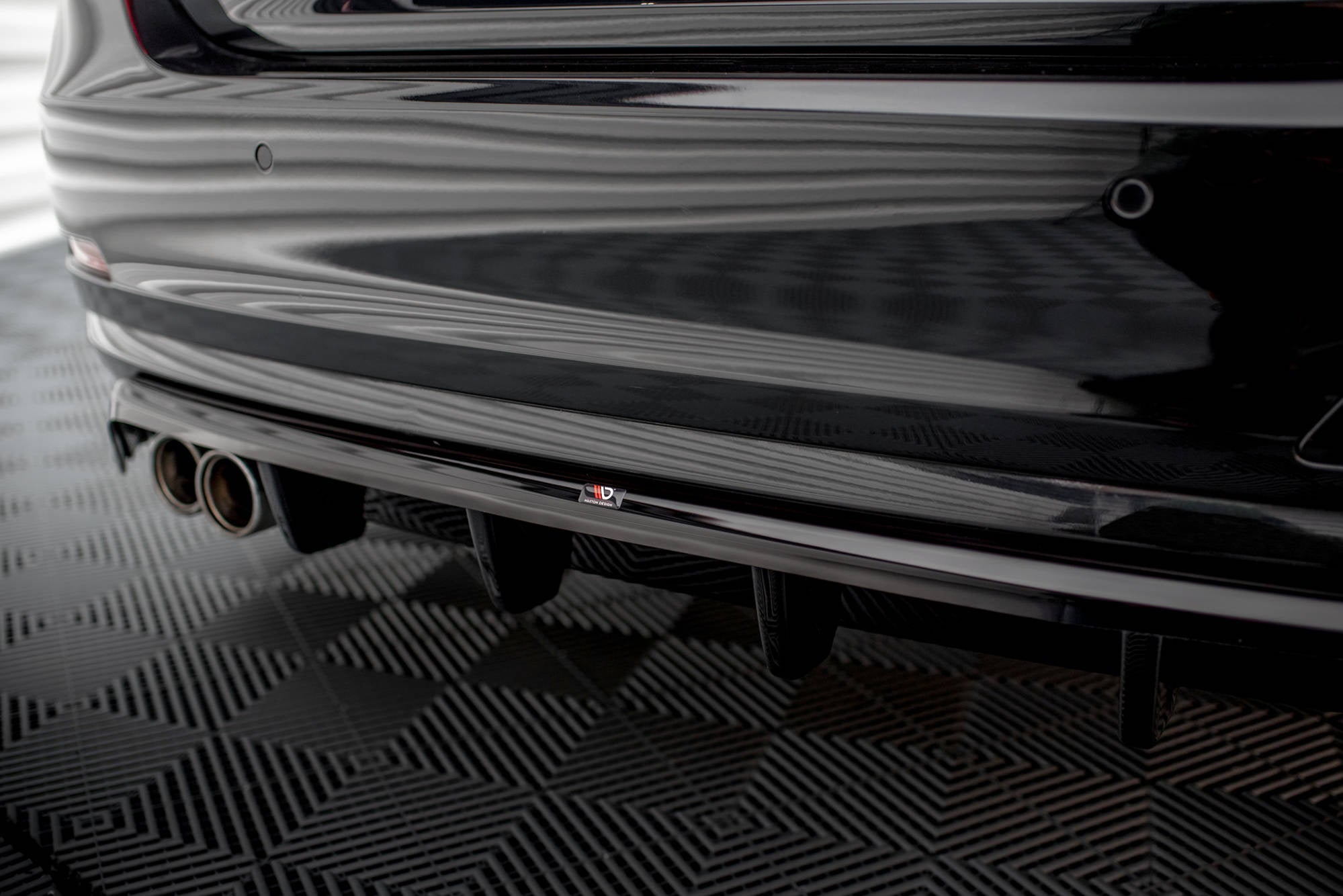 Splitter trasero BMW 4 Gran Coupé F36 (con barras verticales)