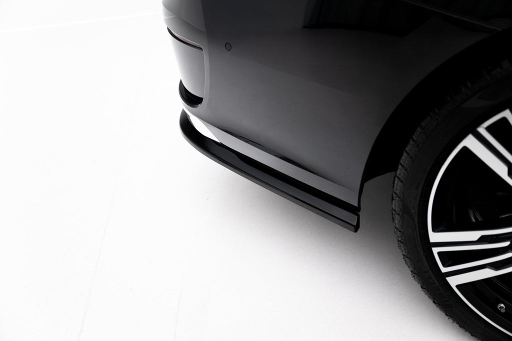 Splitter trasero BMW Serie 7 G70 (con barras verticales)