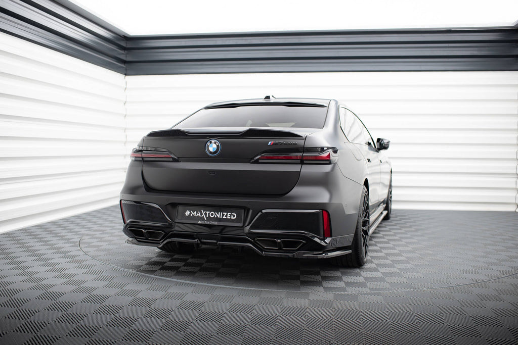 BMW M760e G70 Rear diffuser (with vertical fins)