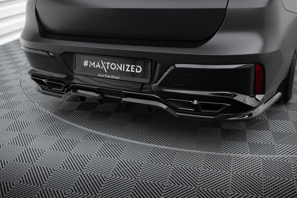 BMW M760e G70 Rear diffuser (with vertical fins)