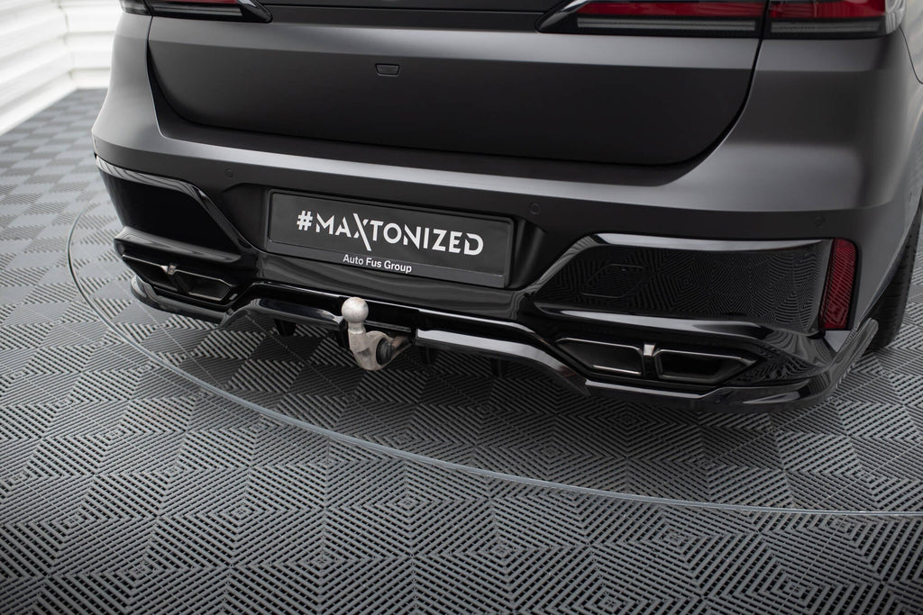 BMW M760e G70 Rear diffuser (with vertical fins)