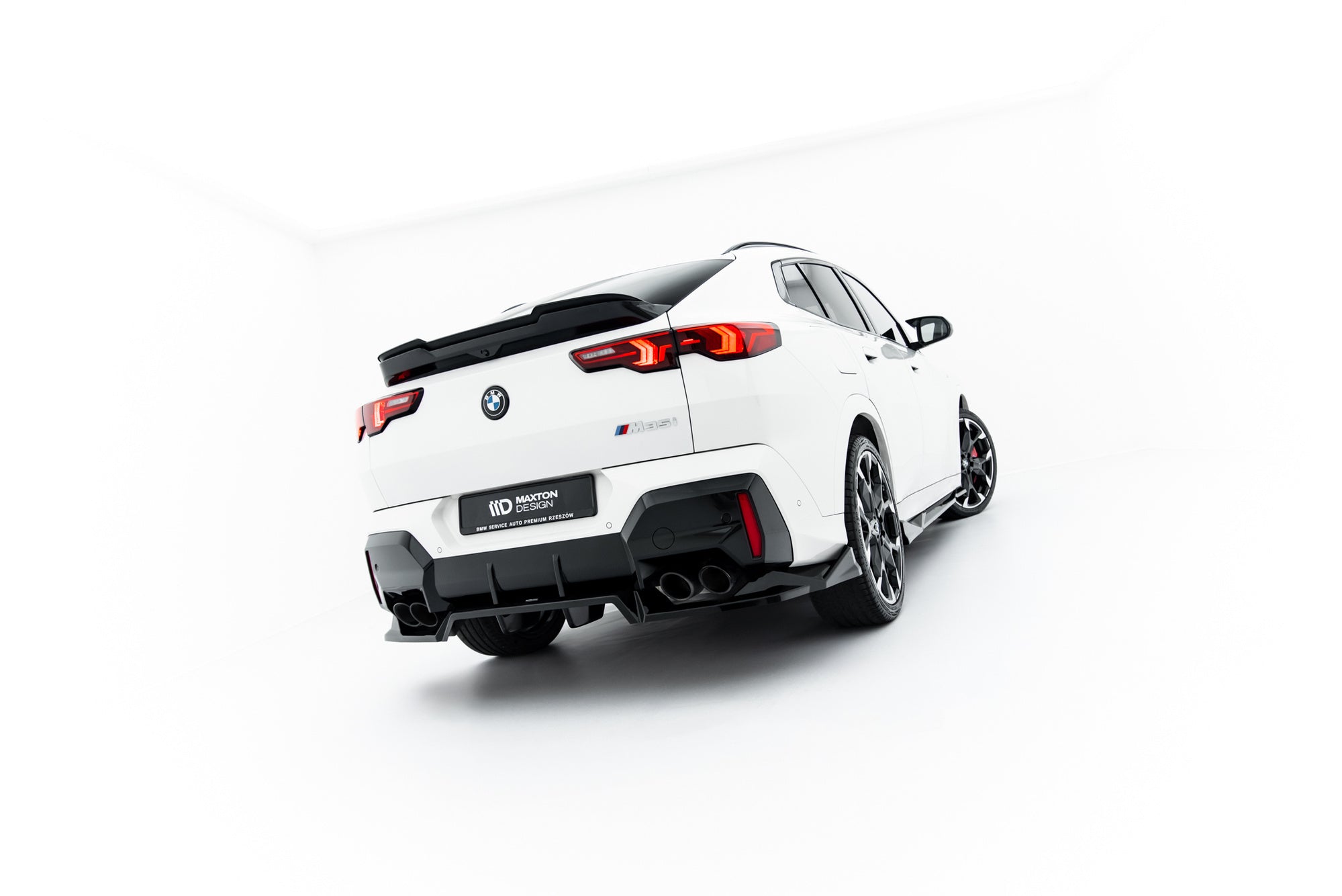 Splitter trasero BMW X2 M35i U10 (con barras verticales)