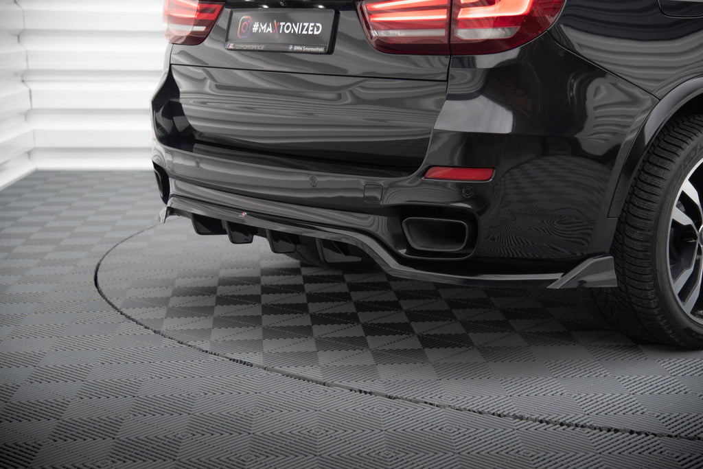 Splitter trasero BMW X5 M-Pack F15 (con barras verticales)